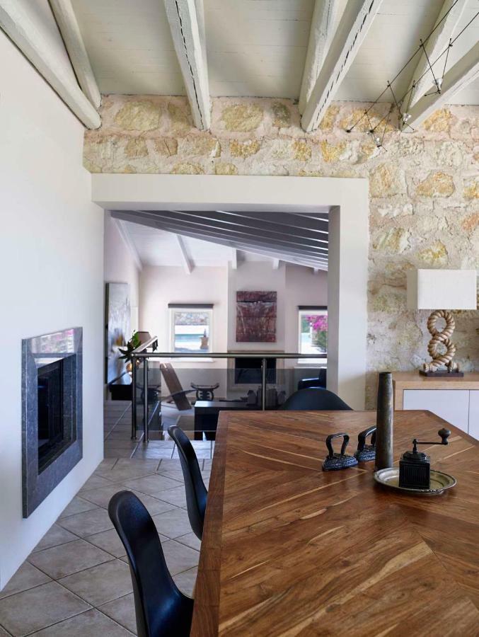 Villa Ioli- Beachfront Luxury Residence إيغومينيتسا المظهر الخارجي الصورة